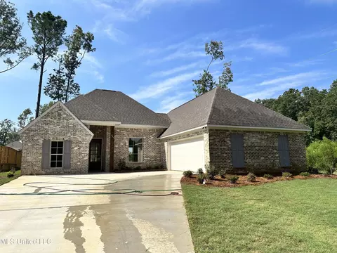229 Crestwood Pl, Madison, MS 39110