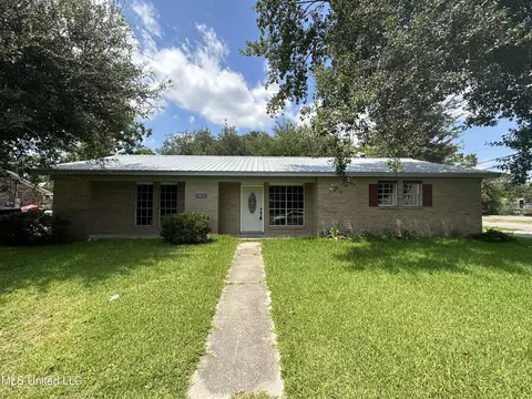 4811 Coronada Ave, Pascagoula, MS 39581
