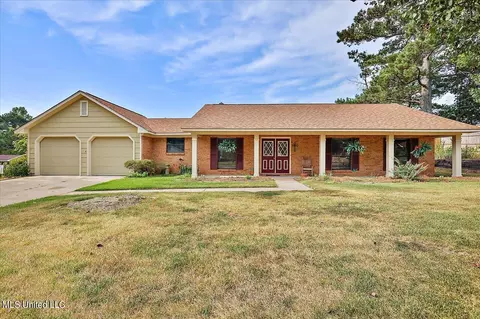 2011 Beechwood Blvd, Pearl, MS 39208