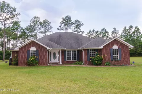 23971 Red Bluff Rd, Moss Point, MS 39562