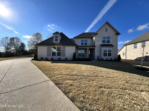 6733 W Sunrise Loop W, Olive Branch, MS 38654