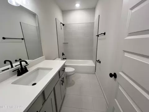 6733 W Sunrise Loop W, Olive Branch, MS 38654 photo 16