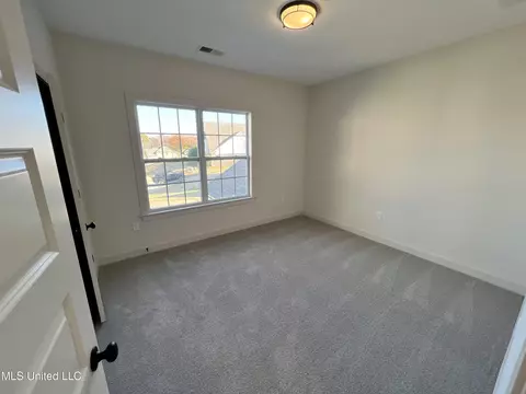 6733 W Sunrise Loop W, Olive Branch, MS 38654 photo 18