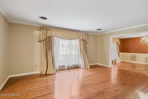 405 Armour Dr, Jackson, MS 39211 photo 4