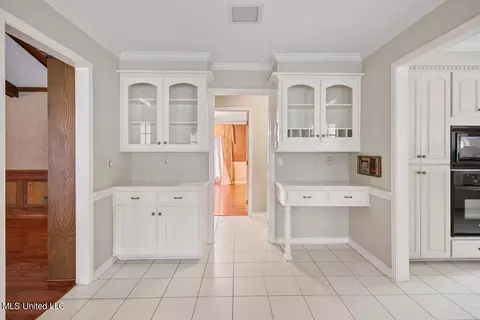 405 Armour Dr, Jackson, MS 39211 photo 9