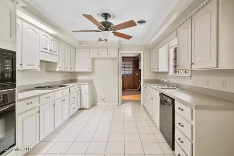 405 Armour Dr, Jackson, MS 39211 photo 10