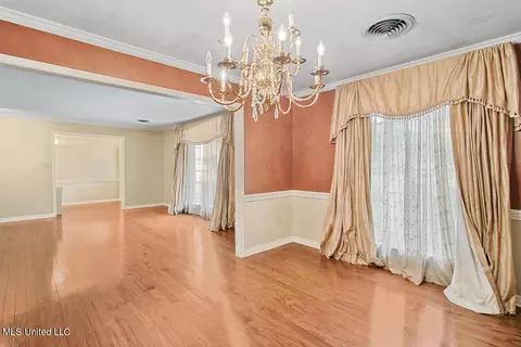 405 Armour Dr, Jackson, MS 39211 photo 5