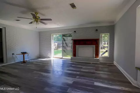 4950 Oak Leaf Dr, Jackson, MS 39212 photo 2