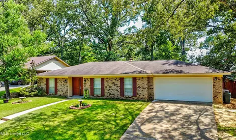 109 Trailwood Dr, Clinton, MS 39056