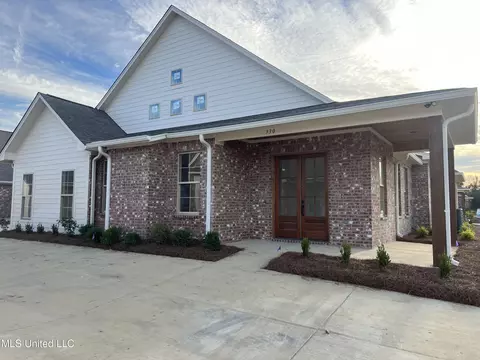 330 Freedom Ring Dr, Brandon, MS 39047
