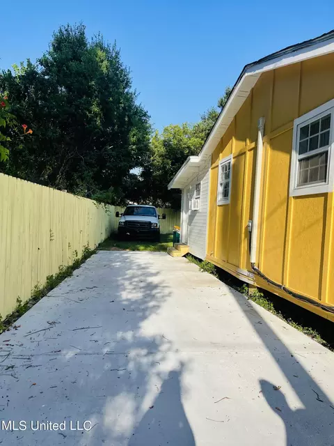 238 Spanner Ln, Biloxi, MS 39530 photo 3