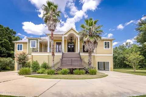 10710 Eagle Nest Rd, Ocean Springs, MS 39564