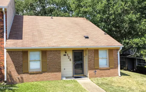 126 Amberwood Dr, Clinton, MS 39056