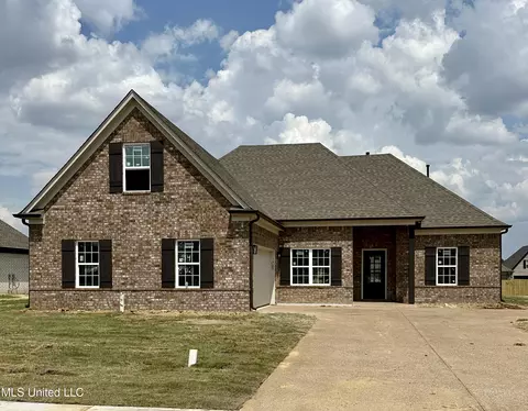 2052 Dela Dr, Southaven, MS 38672