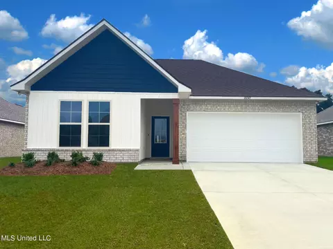 18047 Evergreen Dr, Gulfport, MS 39503