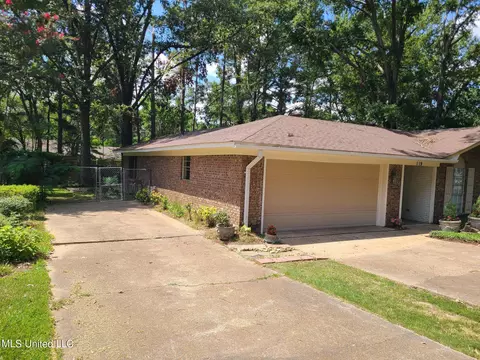 Exterior - 119 St Augustine Dr, Madison, MS 39110 photo 2 of 5