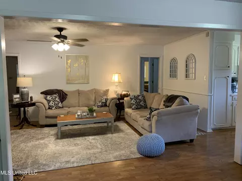 Living - 119 St Augustine Dr, Madison, MS 39110 photo 1 of 1