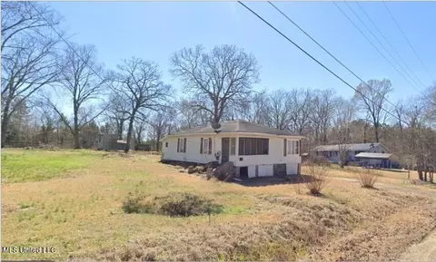 5921 Fairchild St, Jackson, MS 39209 photo 2