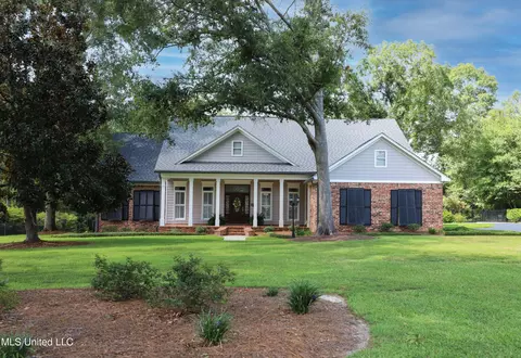 15078 Laurelwood Dr, Gulfport, MS 39503