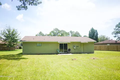 4101 Washington Dr, Moss Point, MS 39563 photo 3