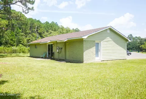 4101 Washington Dr, Moss Point, MS 39563 photo 2