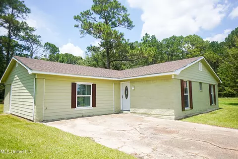 4101 Washington Dr, Moss Point, MS 39563