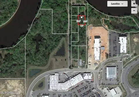12070 Riverbend Dr, D'iberville, MS 39540
