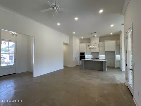110 Waverly Dr, Florence, MS 39073 photo 3