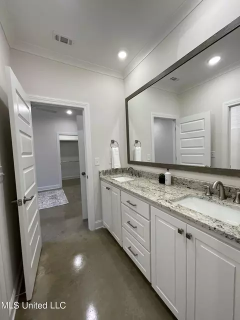 Bath - 116 Waverly Dr, Florence, MS 39073 photo 7 of 8