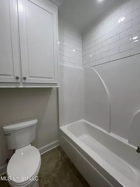 Bath - 116 Waverly Dr, Florence, MS 39073 photo 8 of 8
