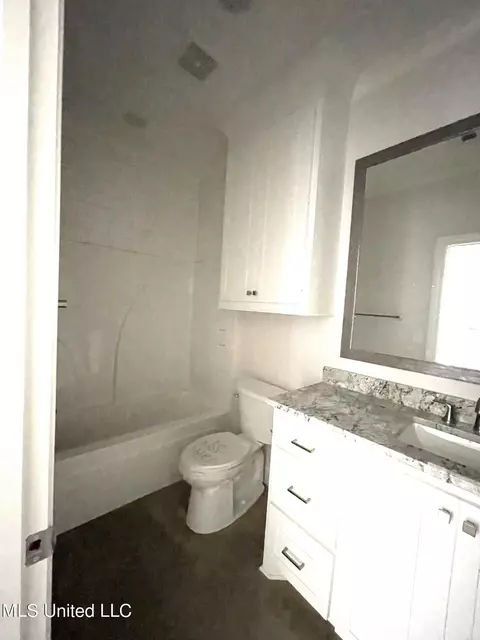 Bath - 116 Waverly Dr, Florence, MS 39073 photo 5 of 8