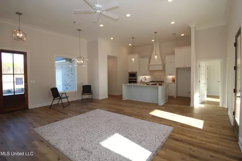 Living - 116 Waverly Dr, Florence, MS 39073 photo 2 of 2