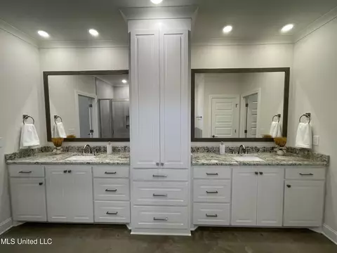 Bath - 116 Waverly Dr, Florence, MS 39073 photo 3 of 8