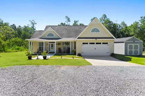 90 Percy Oneal Rd, Mchenry, MS 39561