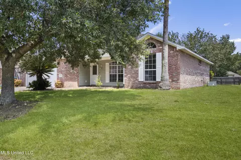 3265 Stonegate Cir, Gautier, MS 39553