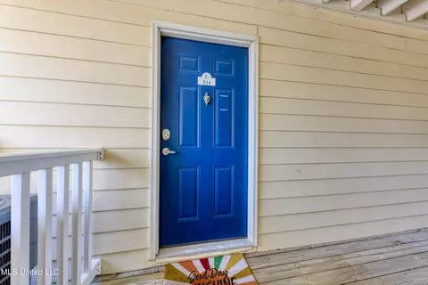 2421 Beachview Dr #F14, Ocean Springs, MS 39564