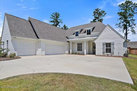 208 Lake Ridge Dr, Madison, MS 39110