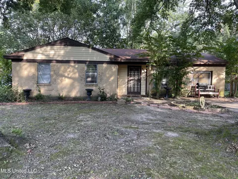 2873 Briarwood Dr, Horn Lake, MS 38637