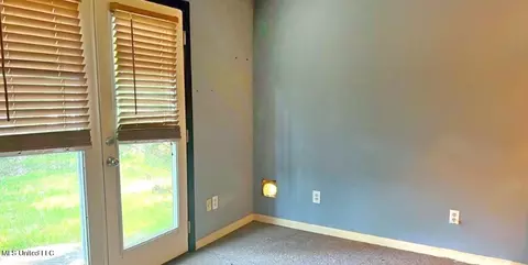 806 Colonial Cir, Jackson, MS 39211 photo 8