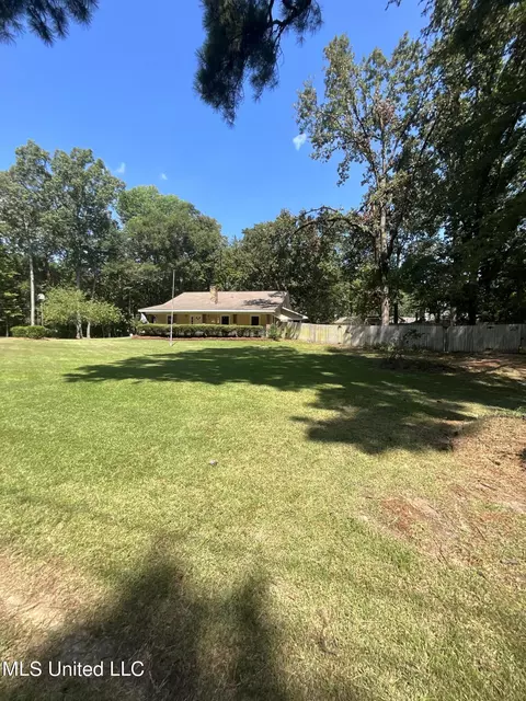 490 St Augustine Dr, Madison, MS 39110 photo 4