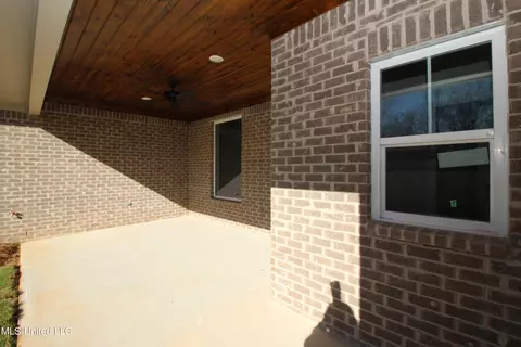 Exterior - 102 Waverly Dr, Florence, MS 39073 photo 2 of 5