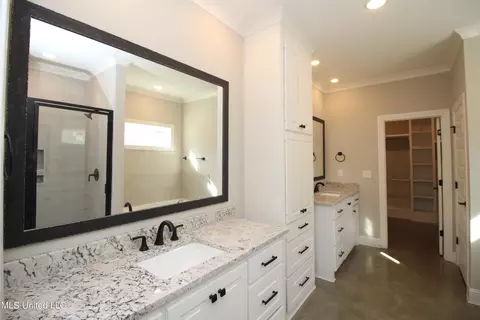 Bath - 102 Waverly Dr, Florence, MS 39073 photo 1 of 7