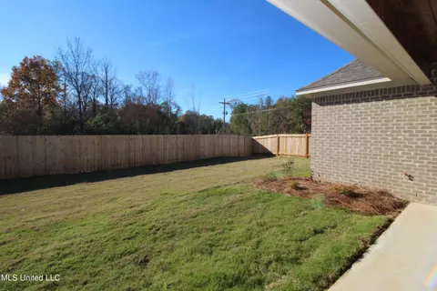 Exterior - 102 Waverly Dr, Florence, MS 39073 photo 3 of 5