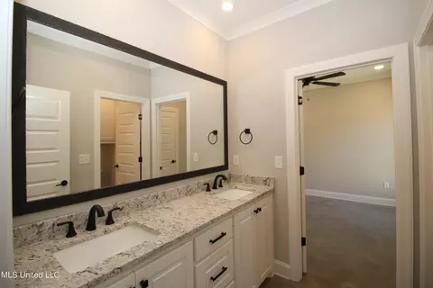 Bath - 102 Waverly Dr, Florence, MS 39073 photo 6 of 7