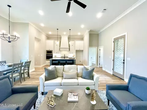 Living - 102 Waverly Dr, Florence, MS 39073 photo 1 of 5