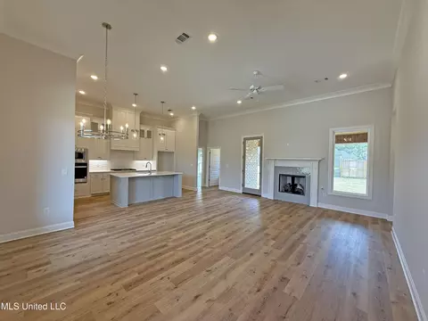 Living - 204 Wethersfield Dr, Florence, MS 39073 photo 1 of 2