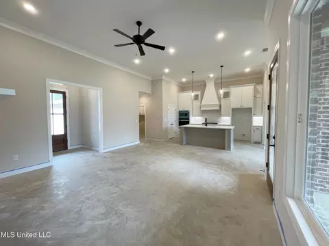 206 Wethersfield Dr, Florence, MS 39073 photo 3