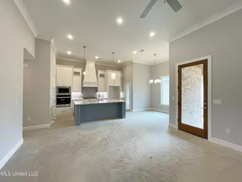 208 Wethersfield Dr, Florence, MS 39073 photo 2