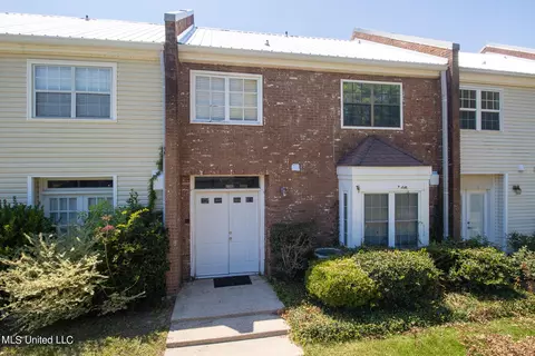 928 Courthouse Rd #16, Gulfport, MS 39507