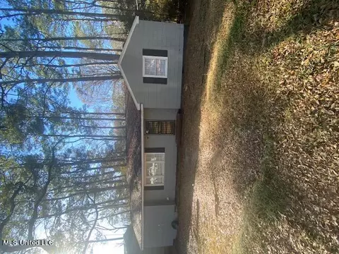 2121 Oakhurst Dr, Jackson, MS 39204 photo 1